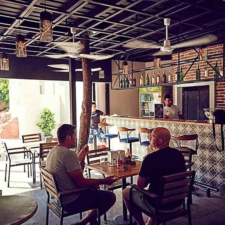 酒店 Two Seas 马尔马里斯