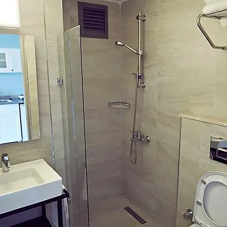 Two Seas 马尔马里斯
